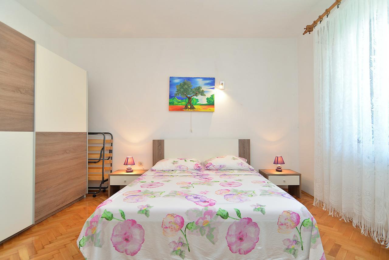 Apartments Gracijano 1724 Ližnjan Esterno foto