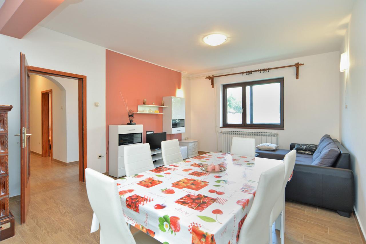 Apartments Gracijano 1724 Ližnjan Esterno foto