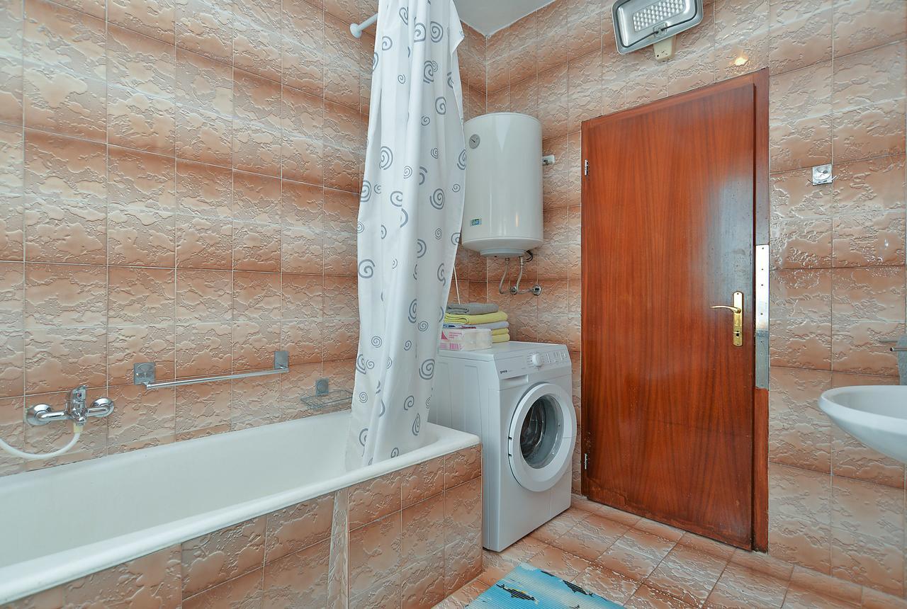 Apartments Gracijano 1724 Ližnjan Esterno foto