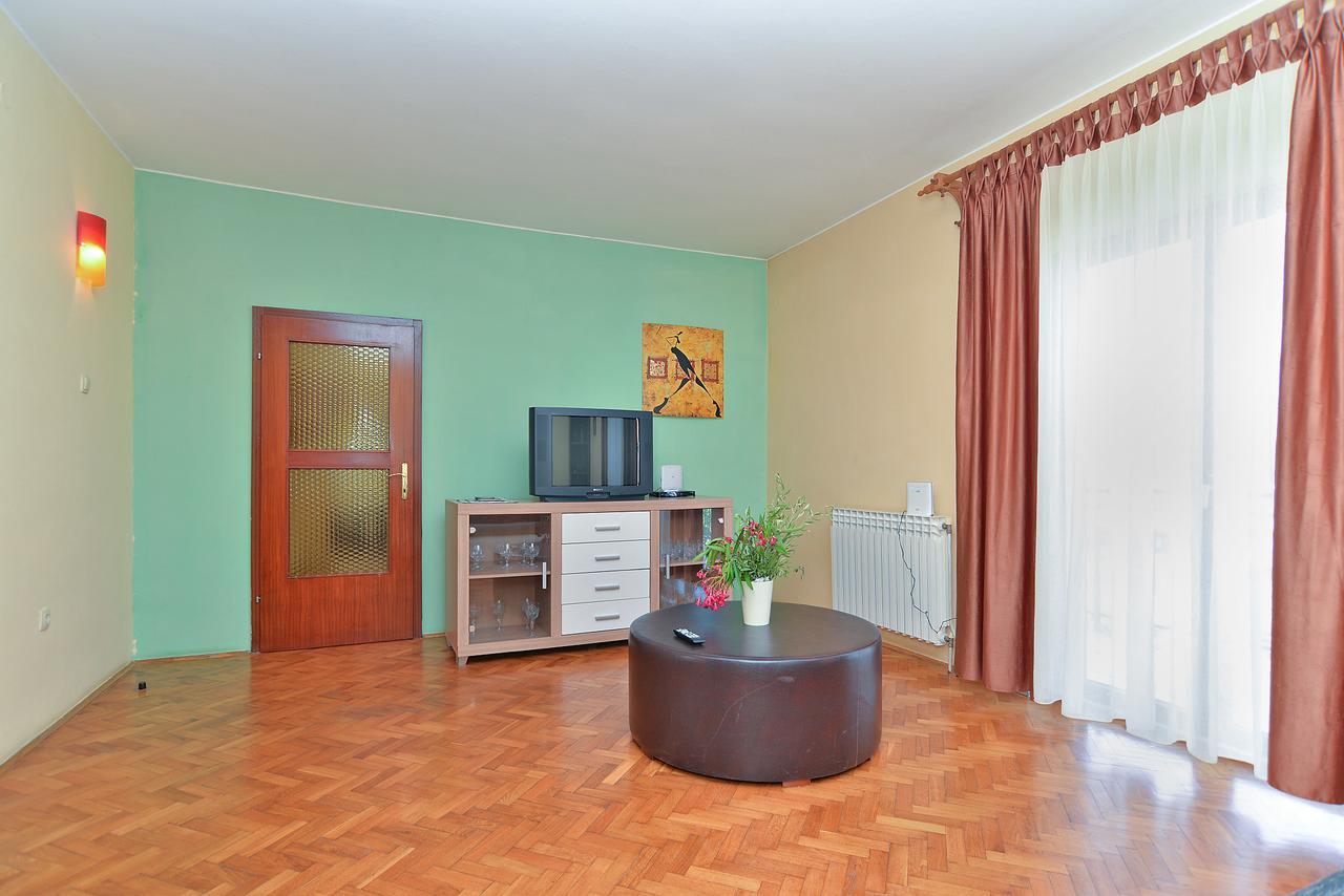 Apartments Gracijano 1724 Ližnjan Esterno foto