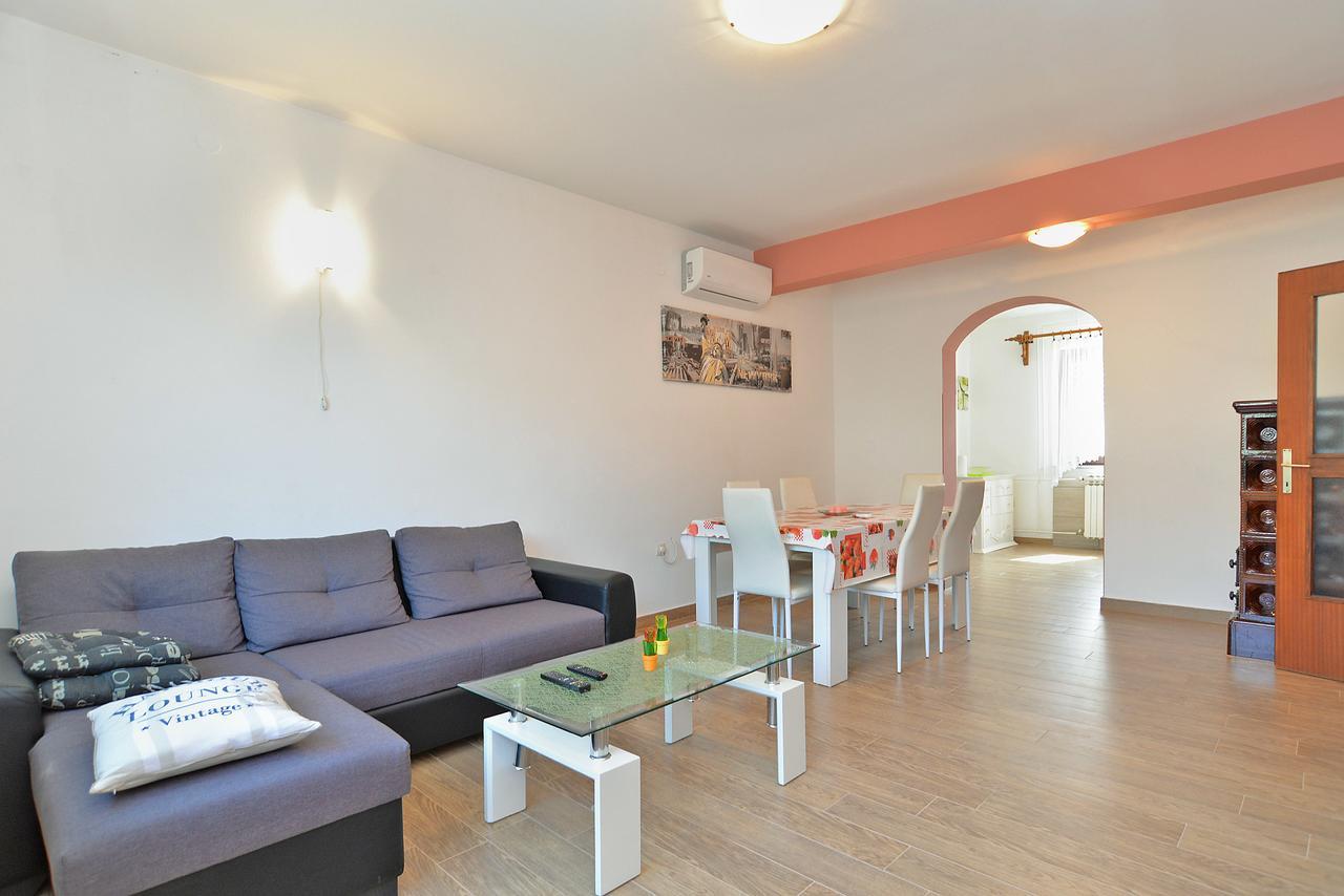 Apartments Gracijano 1724 Ližnjan Esterno foto