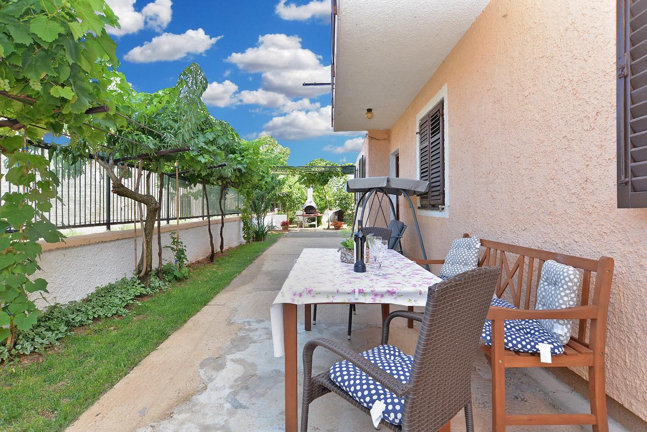 Apartments Gracijano 1724 Ližnjan Esterno foto