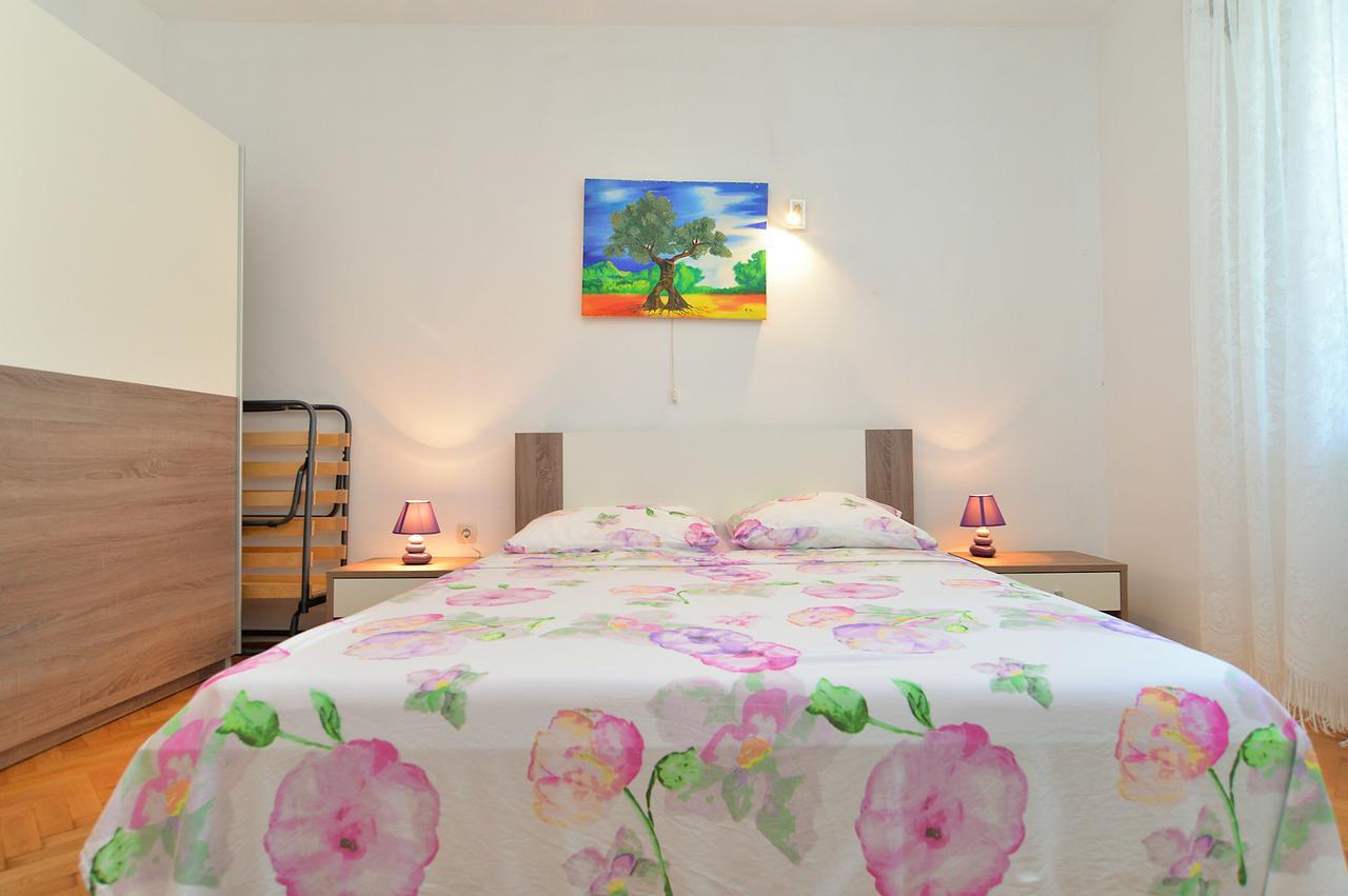 Apartments Gracijano 1724 Ližnjan Esterno foto