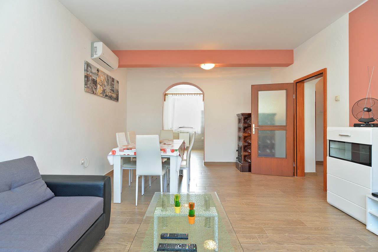 Apartments Gracijano 1724 Ližnjan Esterno foto