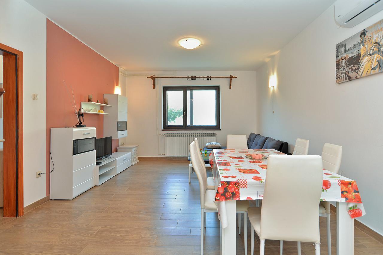 Apartments Gracijano 1724 Ližnjan Esterno foto