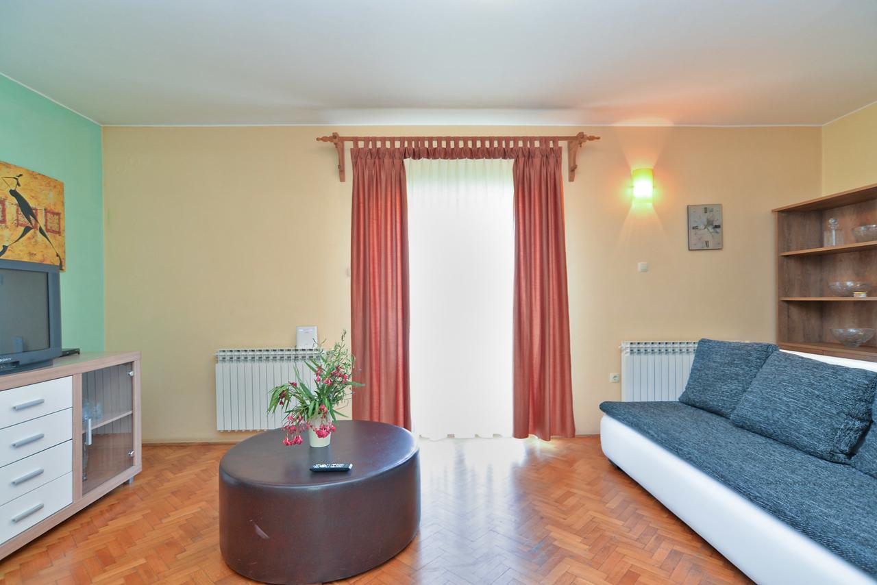 Apartments Gracijano 1724 Ližnjan Esterno foto